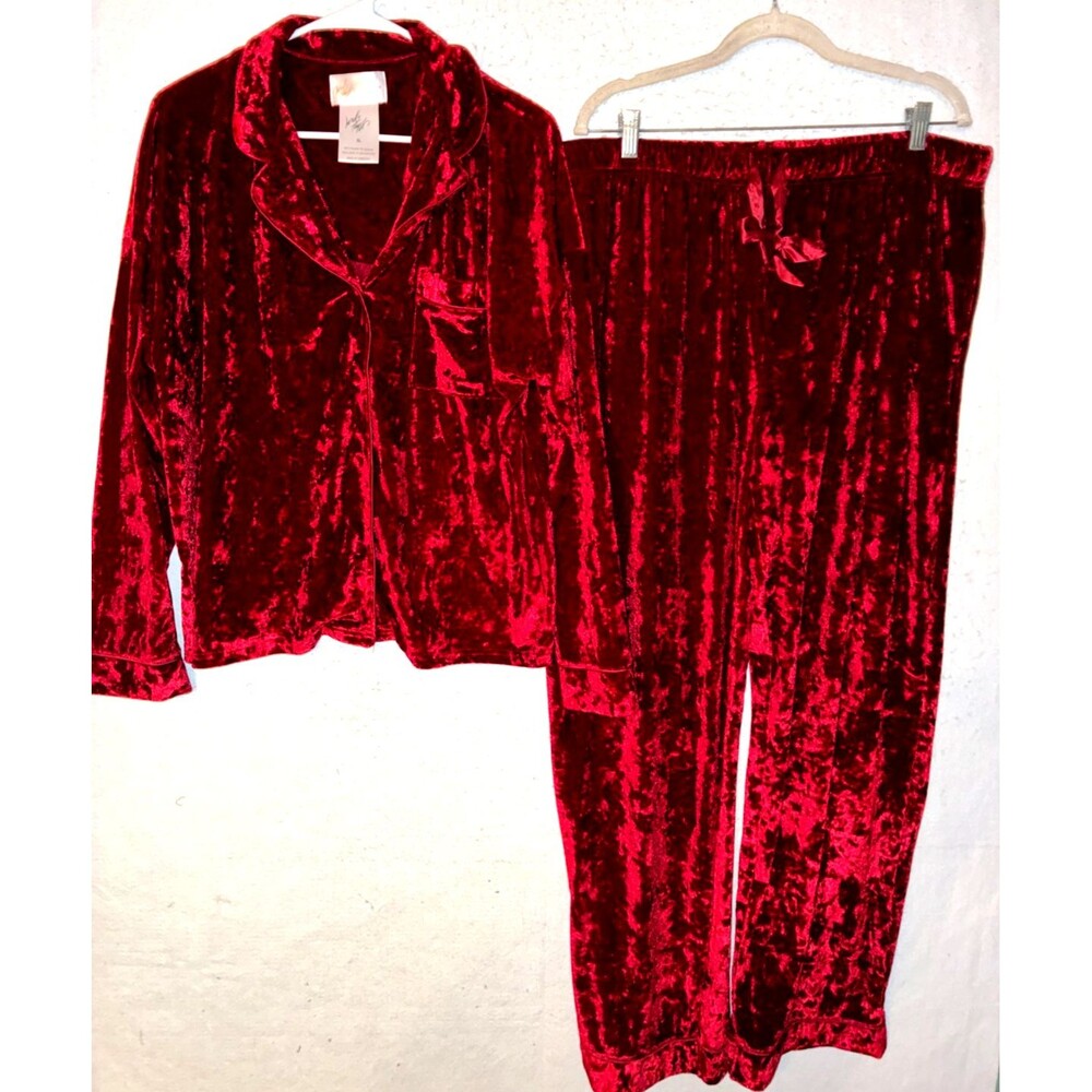 Lord & Taylor Pajama Set Womens XL Red Crushed Velvet Velour Cozy Comfy 2pc